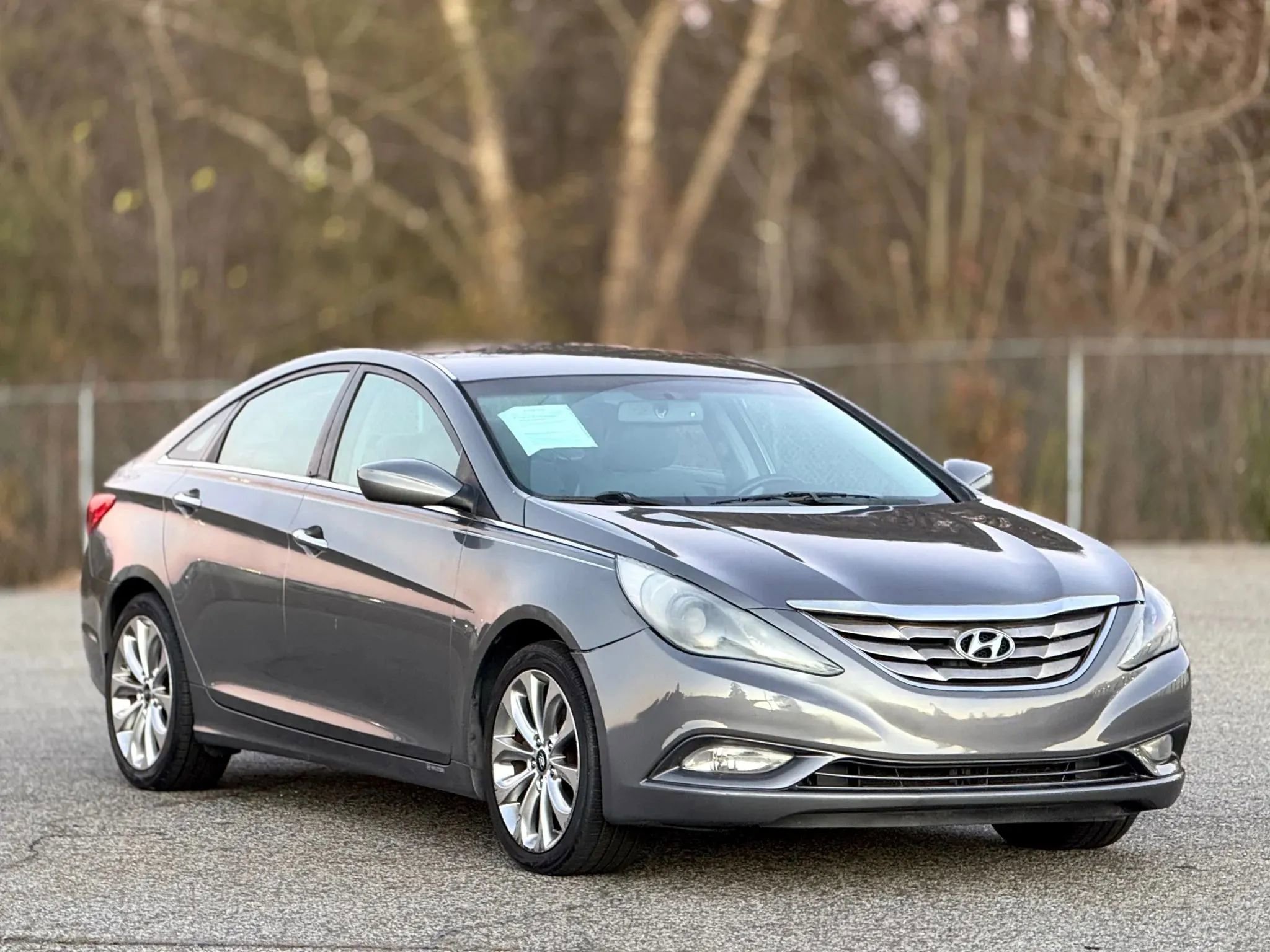 Used 2013 Hyundai Sonata SE image 1