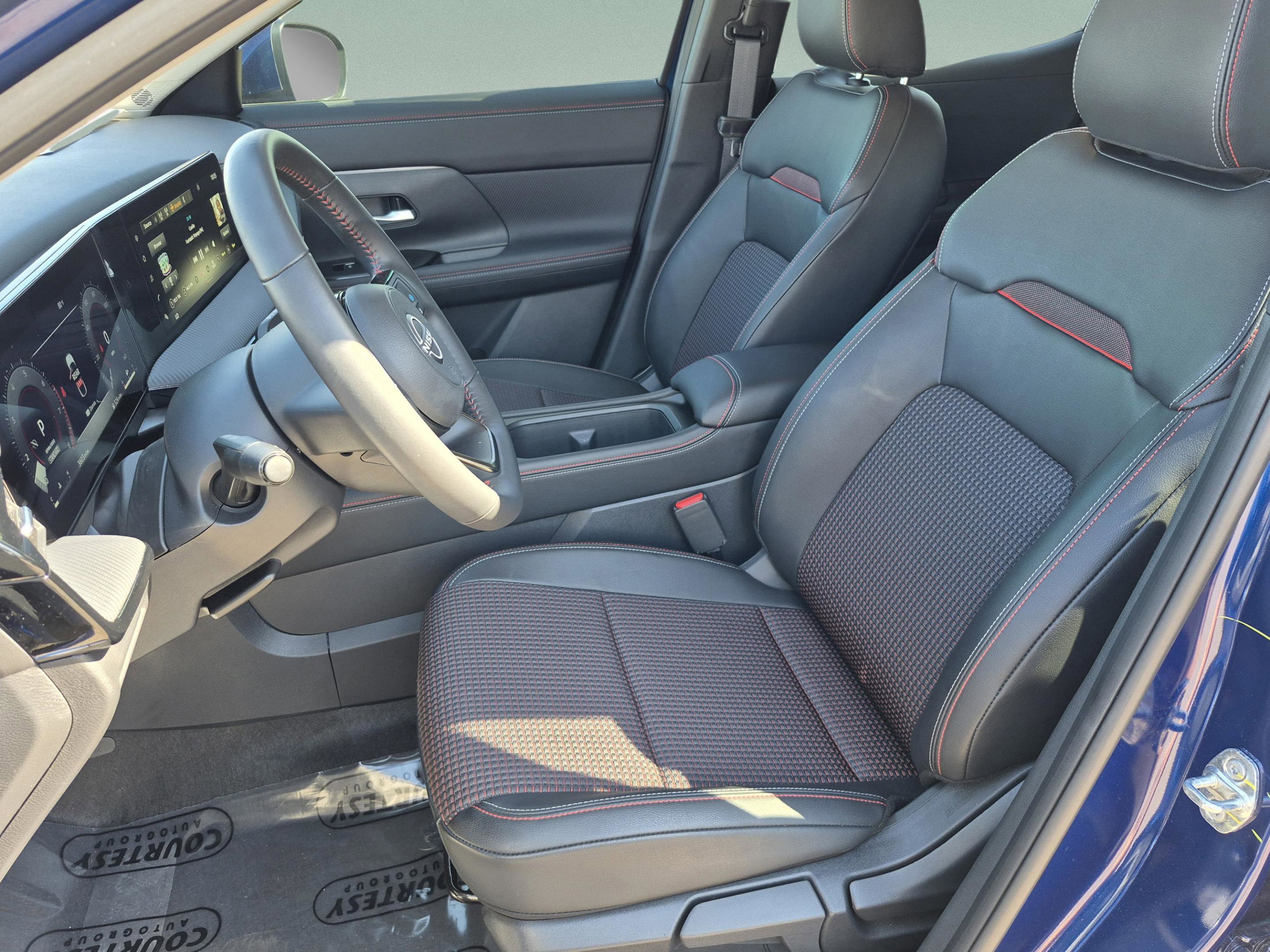 Certified 2025 Nissan Kicks SR FWD image 20