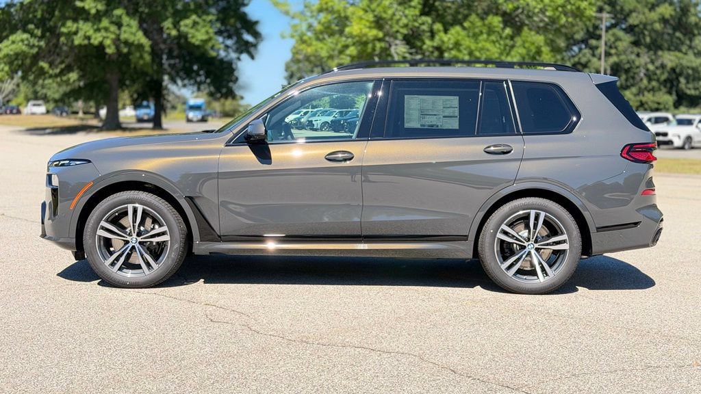 New 2027 BMW X7 xDrive40i w/ M Sport Package AWD/4WD image 3