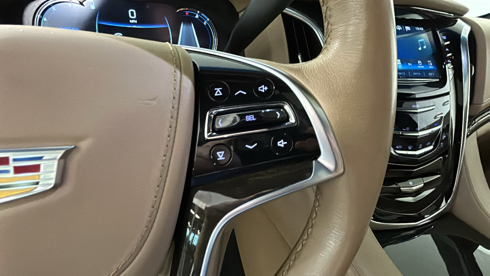Used 2019 Cadillac Escalade Platinum RWD image 21