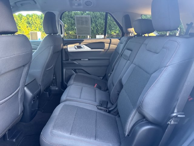 Used 2026 Ford Explorer Active AWD/4WD image 26