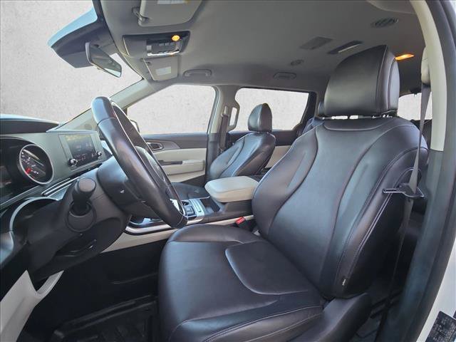 Used 2022 Kia Carnival LX FWD image 14