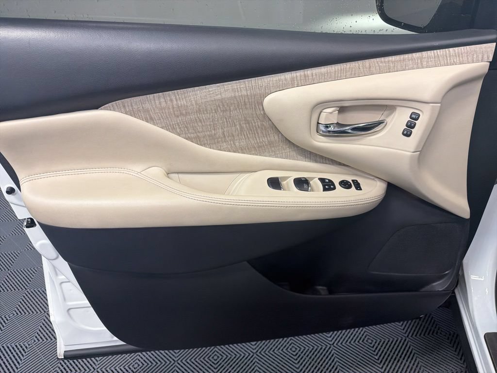 Used 2021 Nissan Murano SL w/ SL Moonroof Package FWD image 23