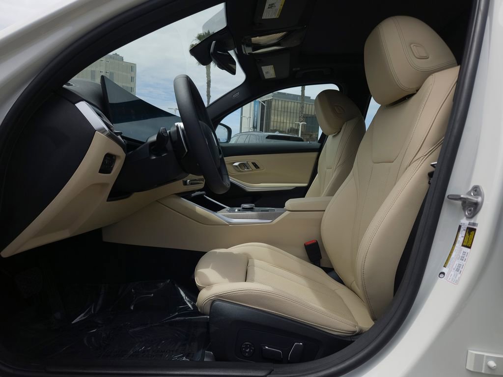Used 2025 BMW 330i Sedan w/ Convenience Package RWD image 8