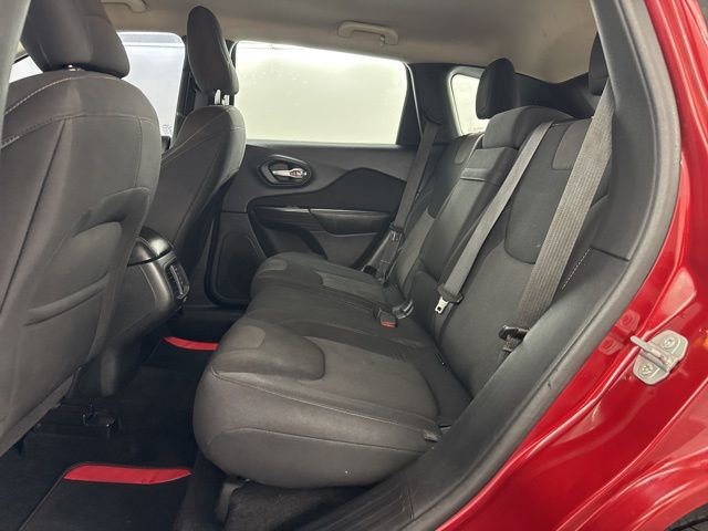 Used 2015 Jeep Cherokee Sport image 13