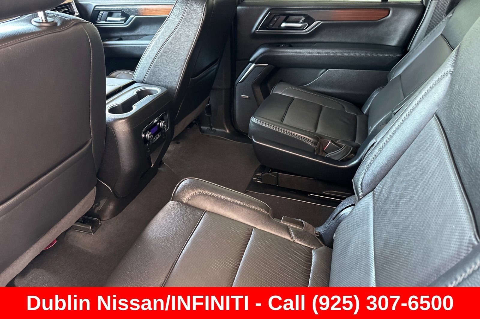 Used 2025 GMC Yukon XL Denali AWD/4WD image 15