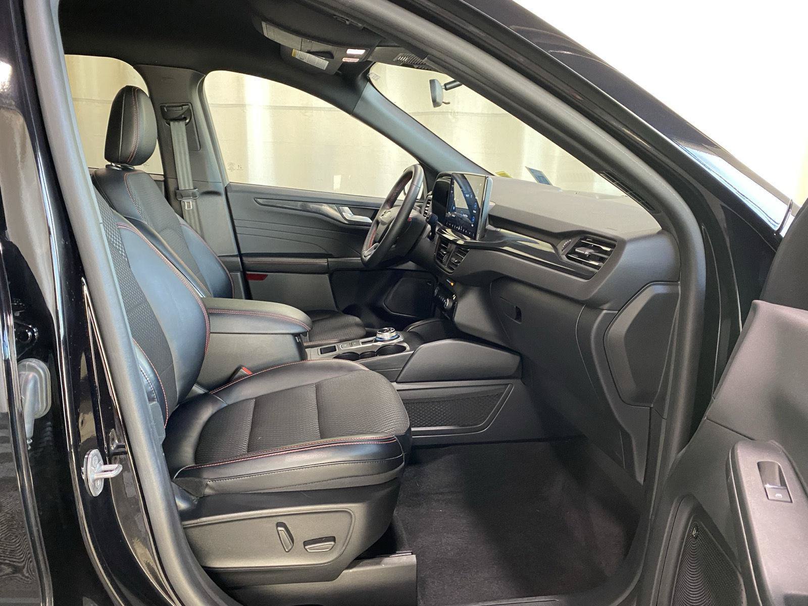 Used 2023 Ford Escape ST-Line Select w/ Tech Pack #2 AWD/4WD image 14