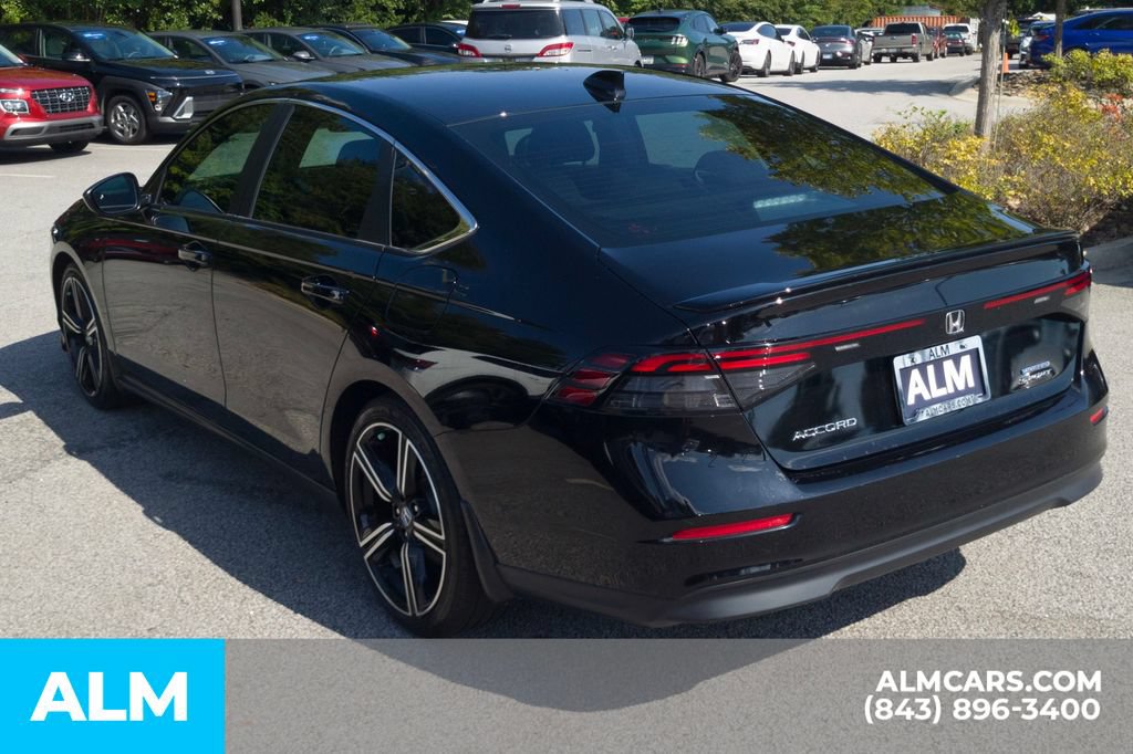 Used 2025 Honda Accord Sport image 9