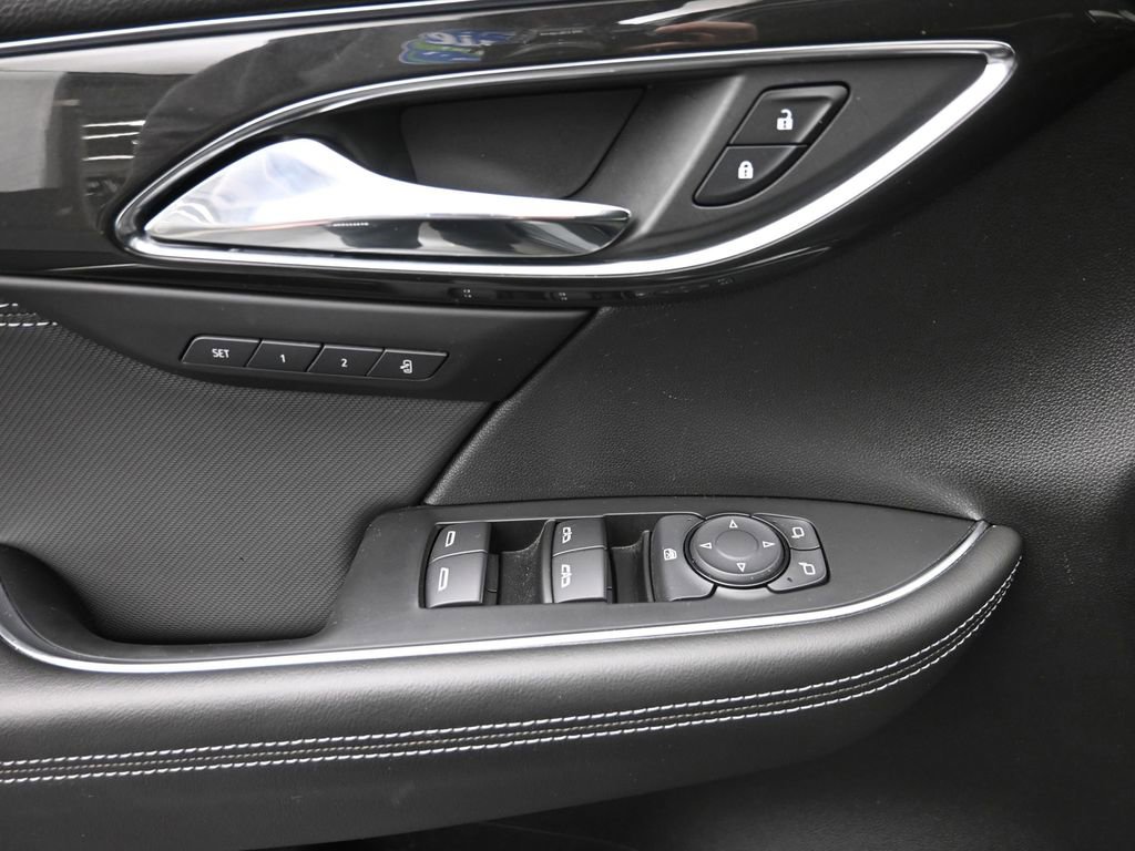 Used 2025 Buick Envision Preferred image 19
