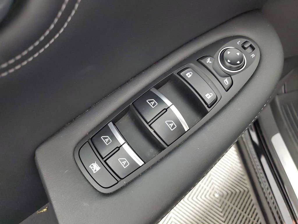 Used 2025 INFINITI QX55 Luxe w/ Cargo Package image 29