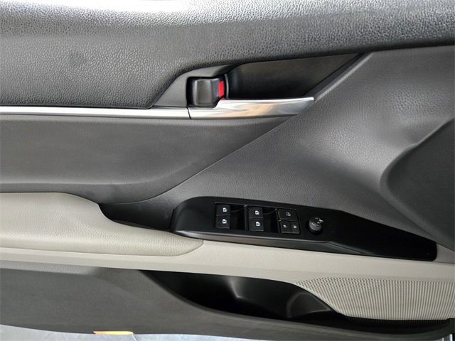 Used 2018 Toyota Camry SE image 28