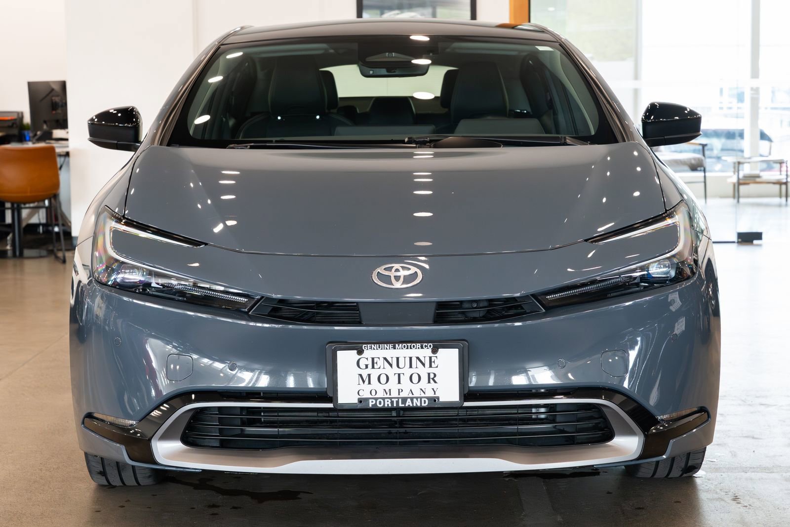 Used 2024 Toyota Prius XLE image 2