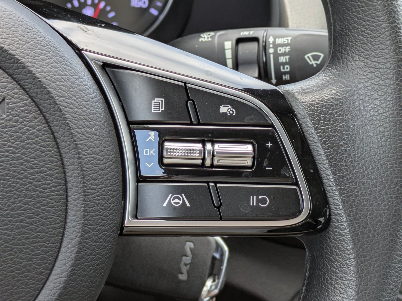 Certified 2023 Kia Forte LXS FWD image 18