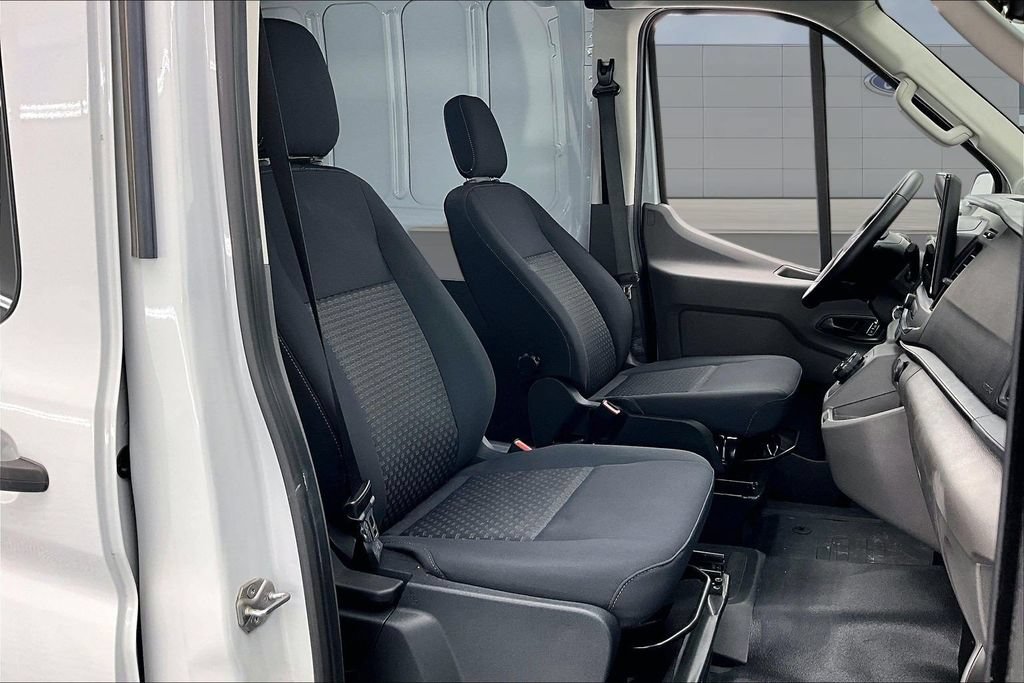 New 2023 Ford E-Transit Medium Roof RWD image 11