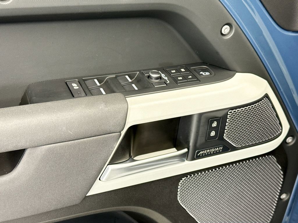 Used 2022 Land Rover Defender 110 SE image 22