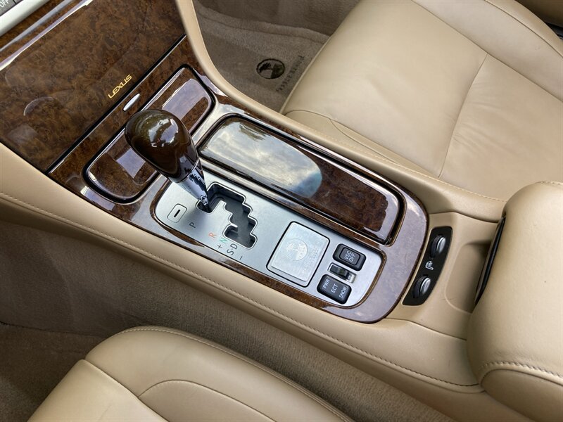 Used 2006 Lexus SC 430 Convertible RWD image 29