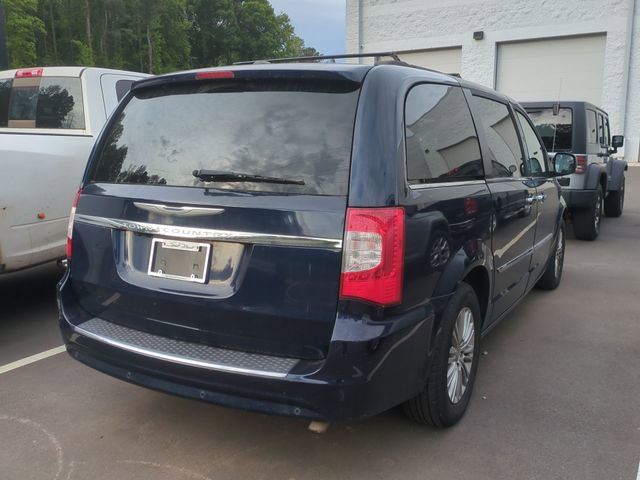 Used 2015 Chrysler Town & Country Touring-L w/ Driver Convenience Group FWD image 10