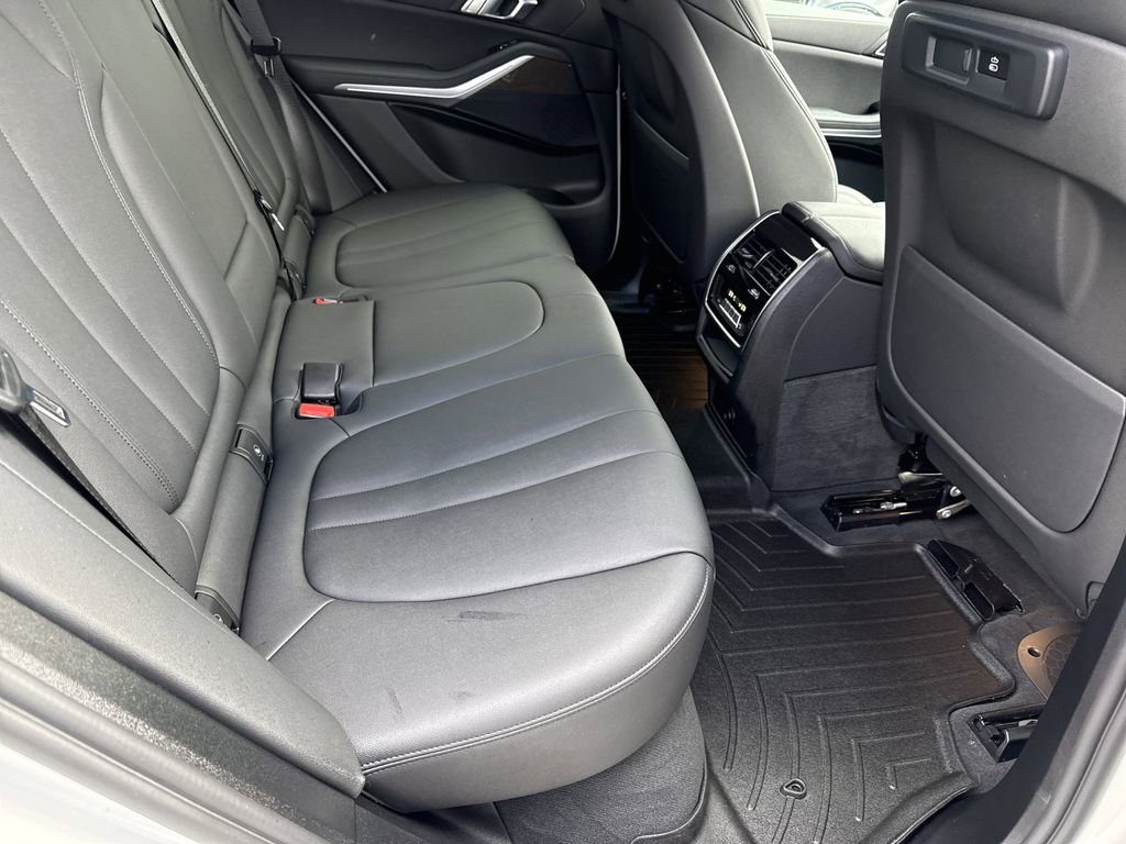 Used 2022 BMW X5 sDrive40i w/ Parking Assistance Package image 15