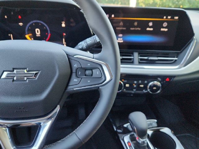 New 2026 Chevrolet Trax LT w/ Sunroof Package FWD image 26
