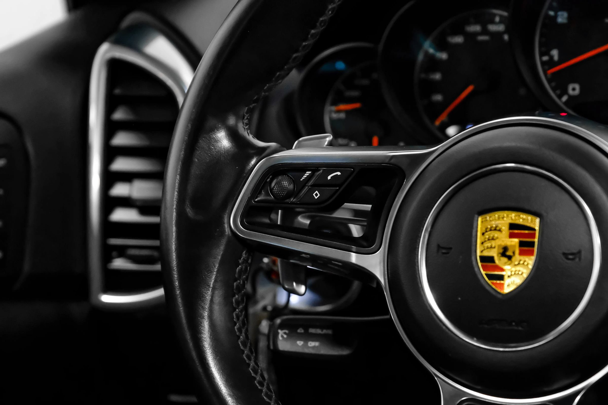 Used 2016 Porsche Cayenne AWD/4WD image 11