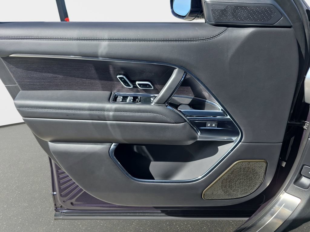 Used 2023 Land Rover Range Rover Autobiography image 28