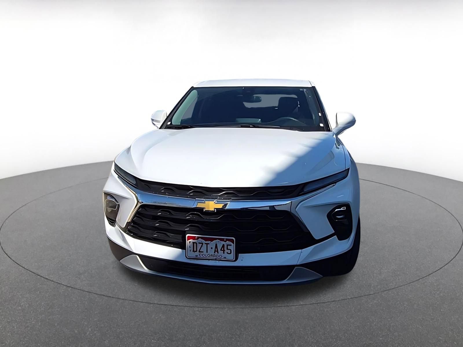 Used 2025 Chevrolet Blazer LT image 2