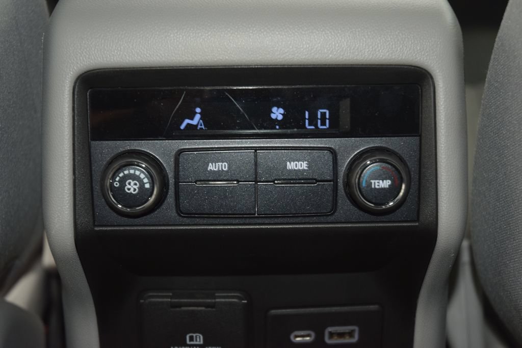 Used 2021 GMC Acadia SLE w/ Driver Convenience Package FWD image 43