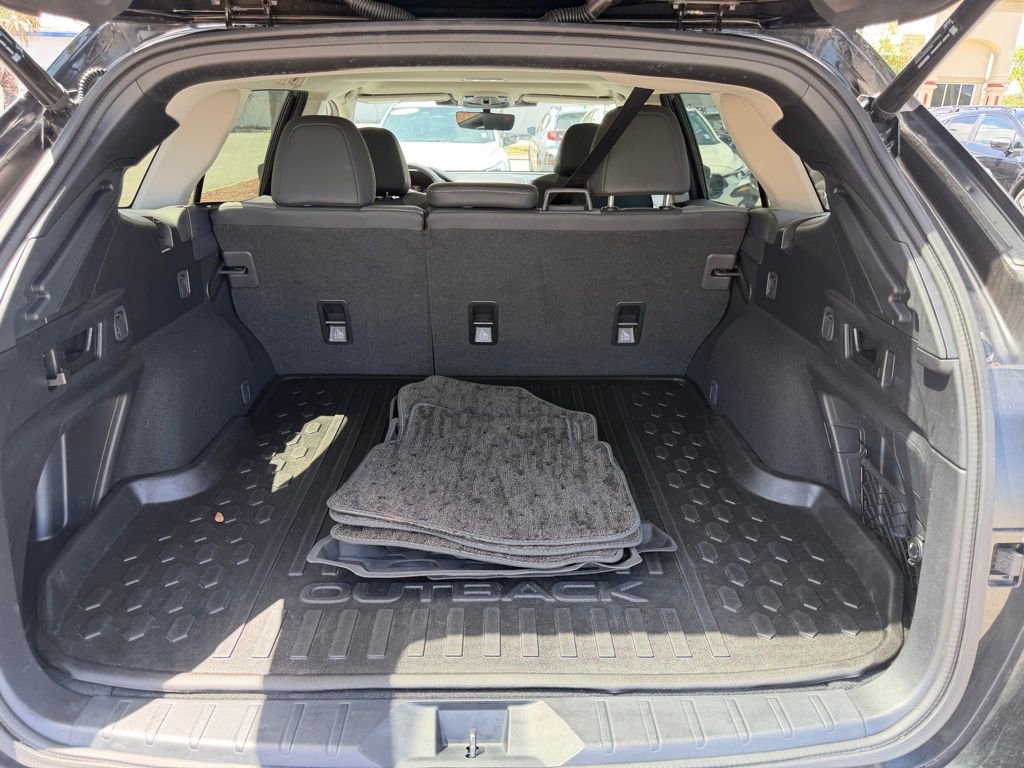 Used 2023 Subaru Outback Onyx Edition image 7