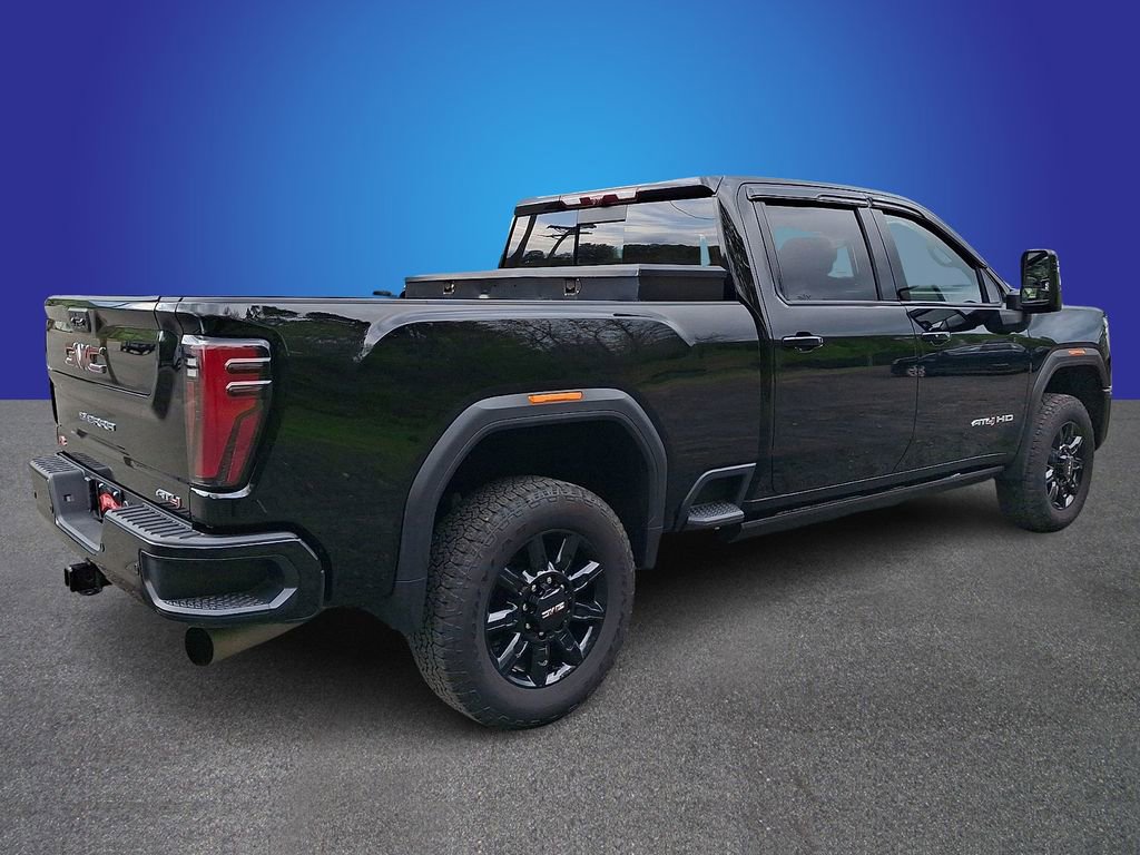 Used 2025 GMC Sierra 2500 AT4 w/ AT4 Premium Plus Package AWD/4WD image 4