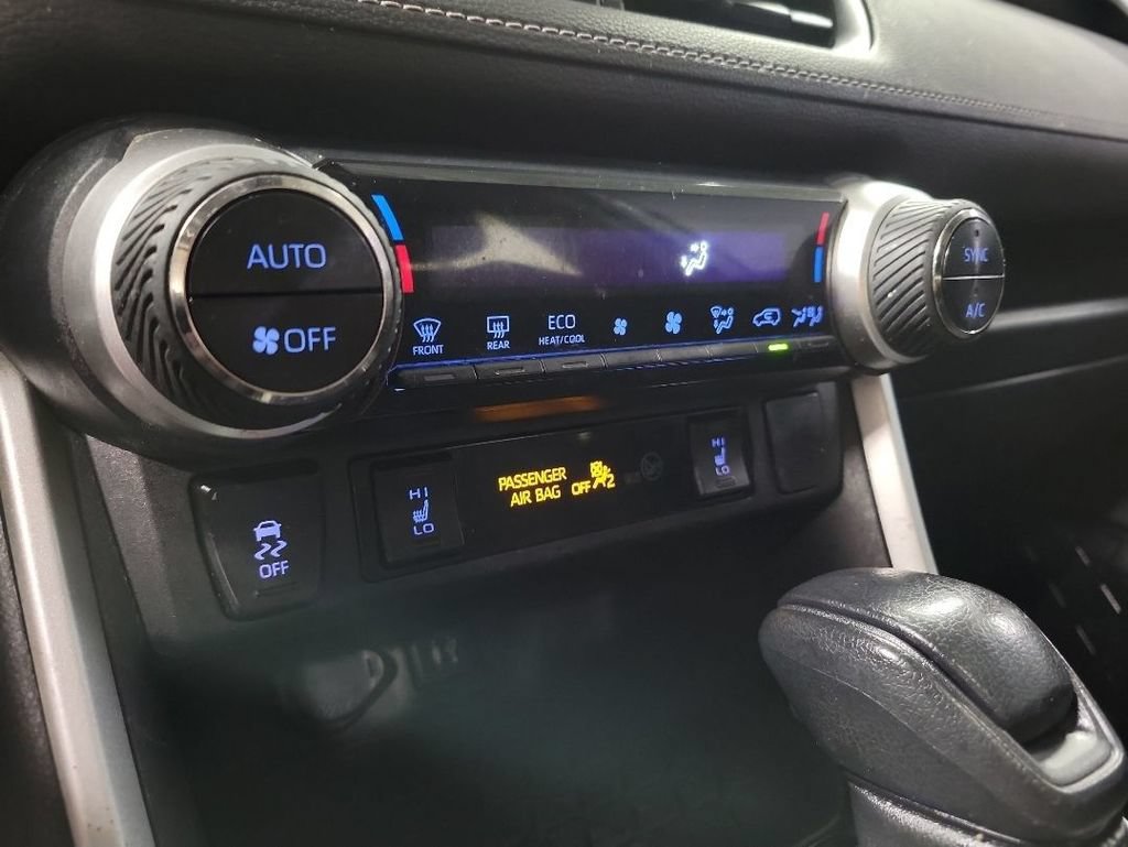 Used 2019 Toyota RAV4 XLE w/ Convenience Package AWD/4WD image 17