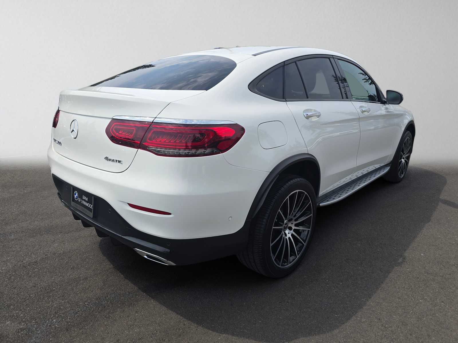 Used 2022 Mercedes-Benz GLC 300 4MATIC Coupe image 3