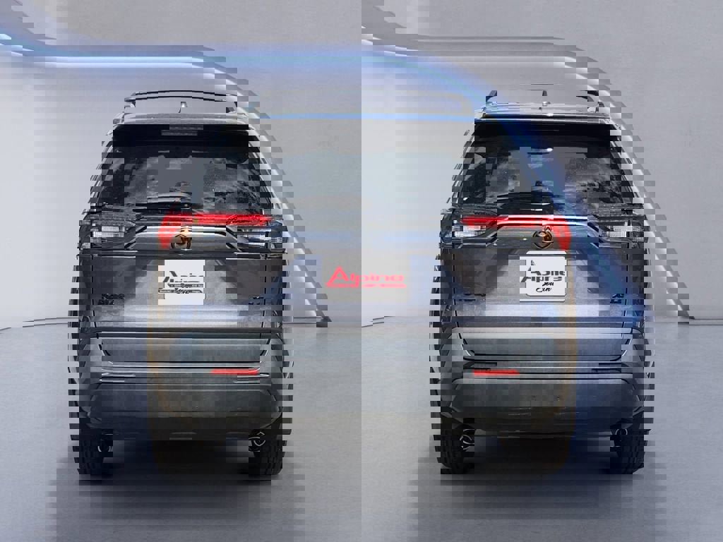 Used 2022 Toyota RAV4 XLE Premium image 4