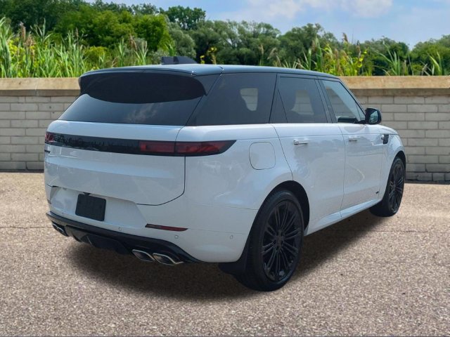 New 2026 Land Rover Range Rover Sport Dynamic SE AWD/4WD image 4