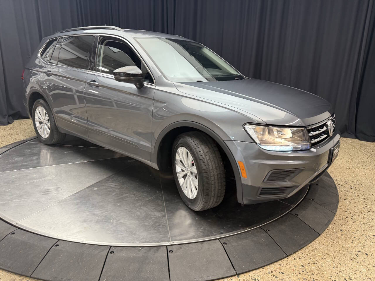 Used 2019 Volkswagen Tiguan SE w/ 3rd Row Seat Package AWD/4WD image 10