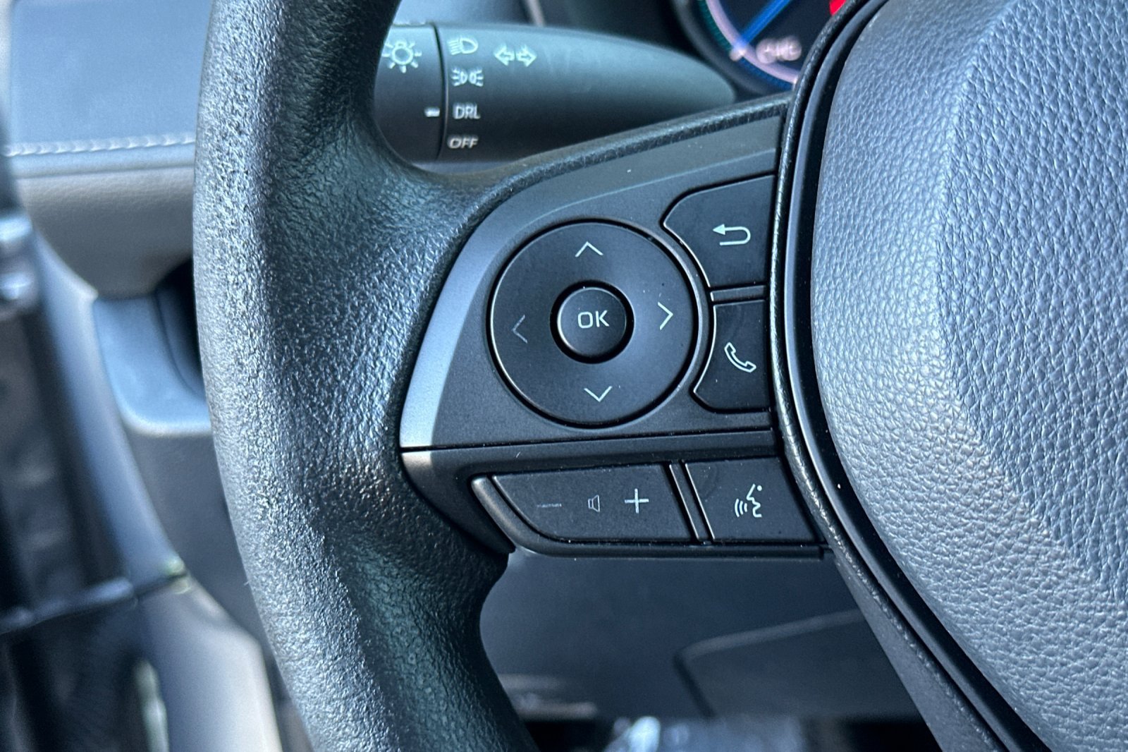 Certified 2023 Toyota RAV4 LE AWD/4WD image 27