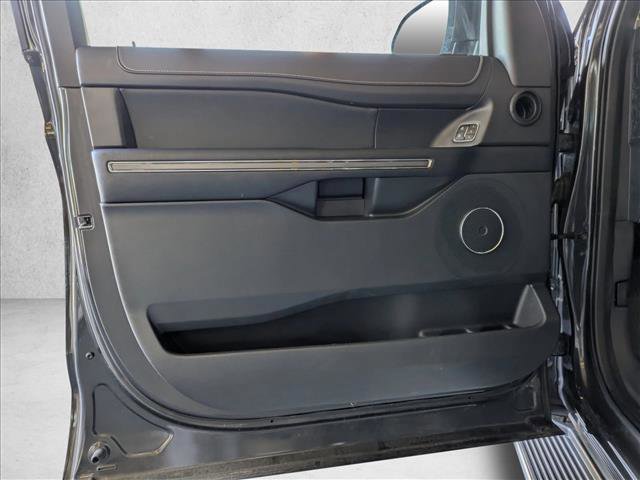 Used 2023 Ford Expedition XLT image 14