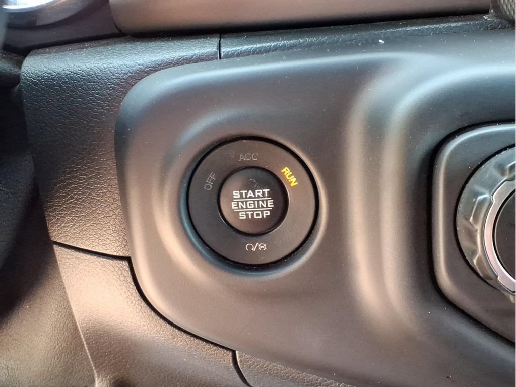 Used 2021 Jeep Gladiator Sport AWD/4WD image 9