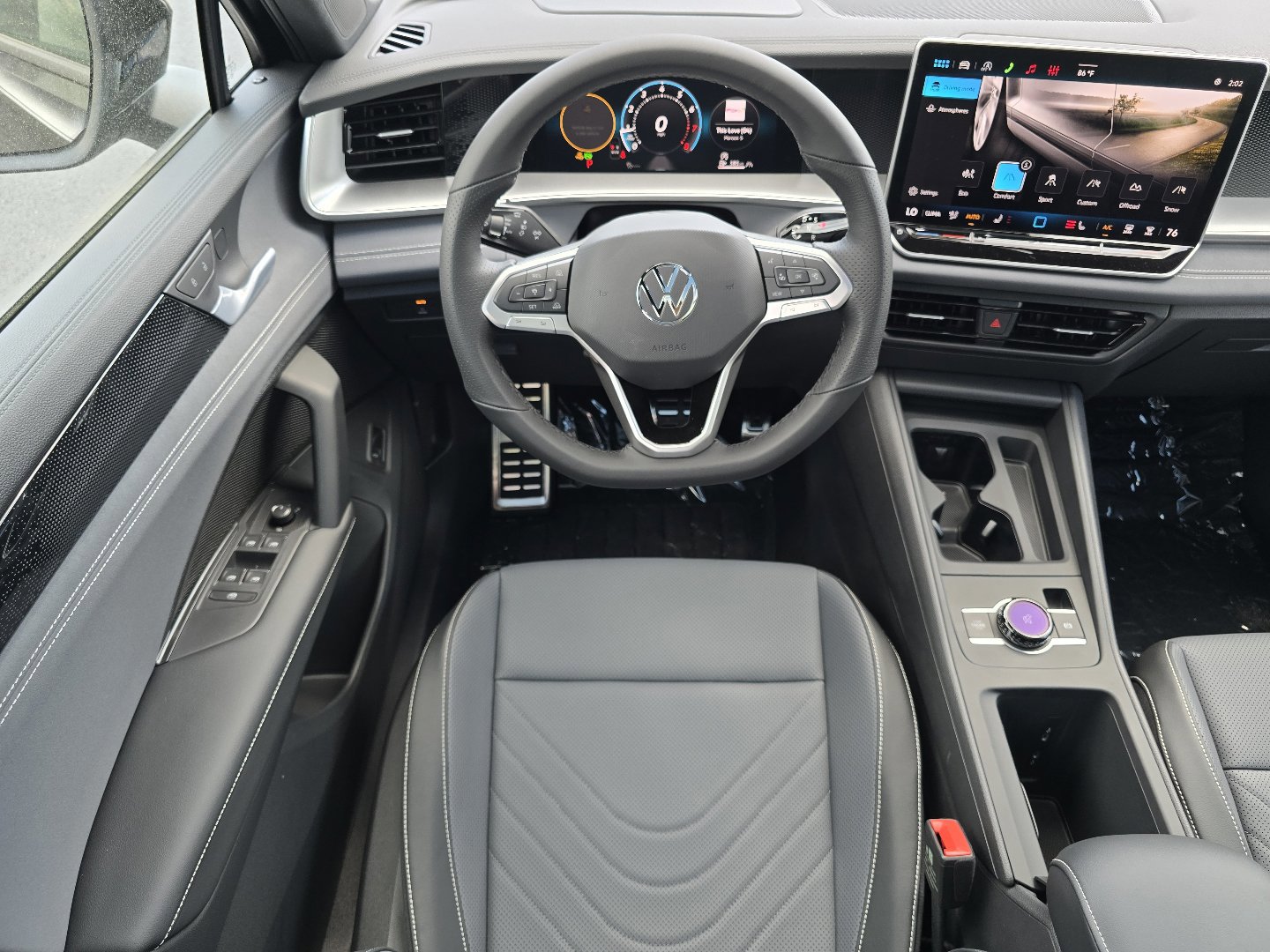 New 2026 Volkswagen Tiguan SE R-Line AWD/4WD image 14