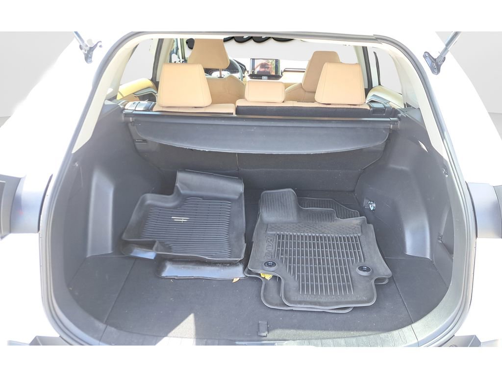 Used 2023 Toyota RAV4 XLE image 12