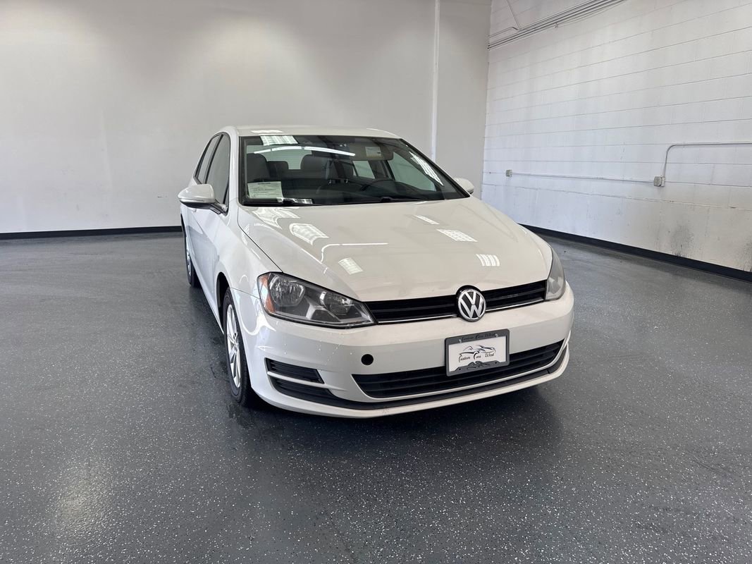 Used 2015 Volkswagen Golf S image 1