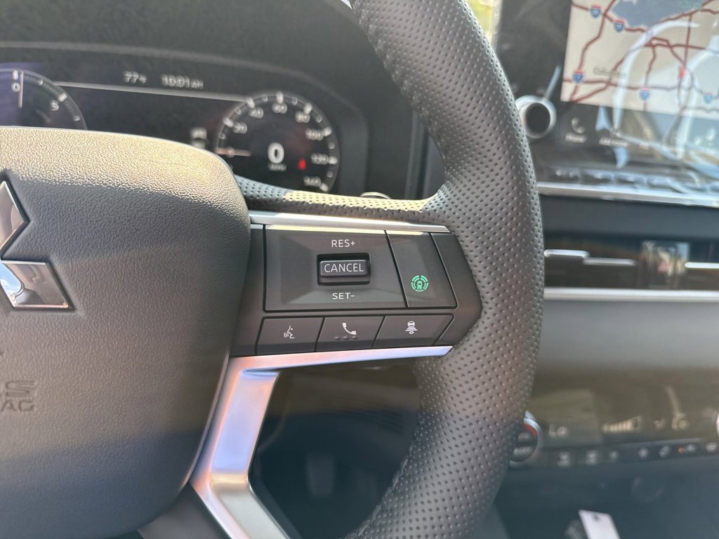 New 2025 Mitsubishi Outlander SE image 39
