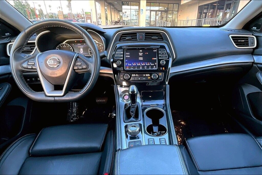 Used 2017 Nissan Maxima 3.5 SL image 11