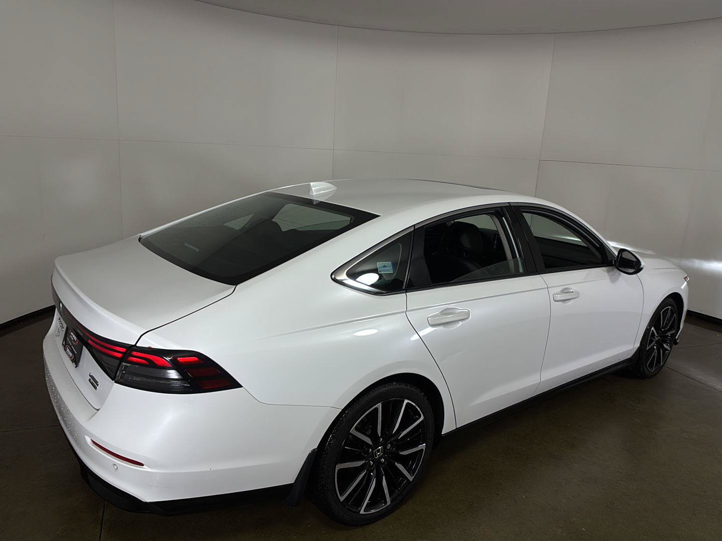 Used 2023 Honda Accord Touring image 11