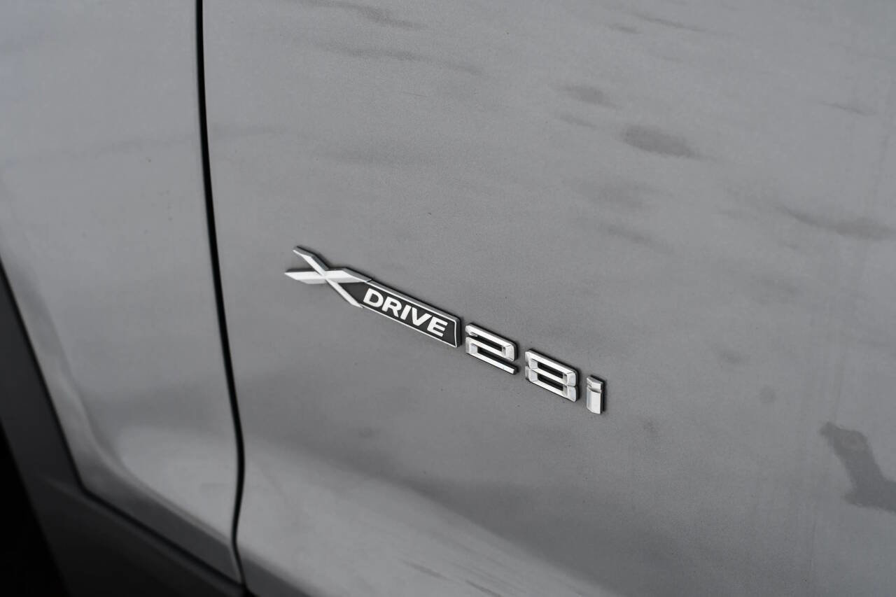 Used 2017 BMW X3 xDrive28i image 7