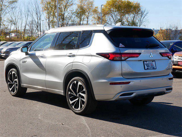 Used 2025 Mitsubishi Outlander SEL image 5