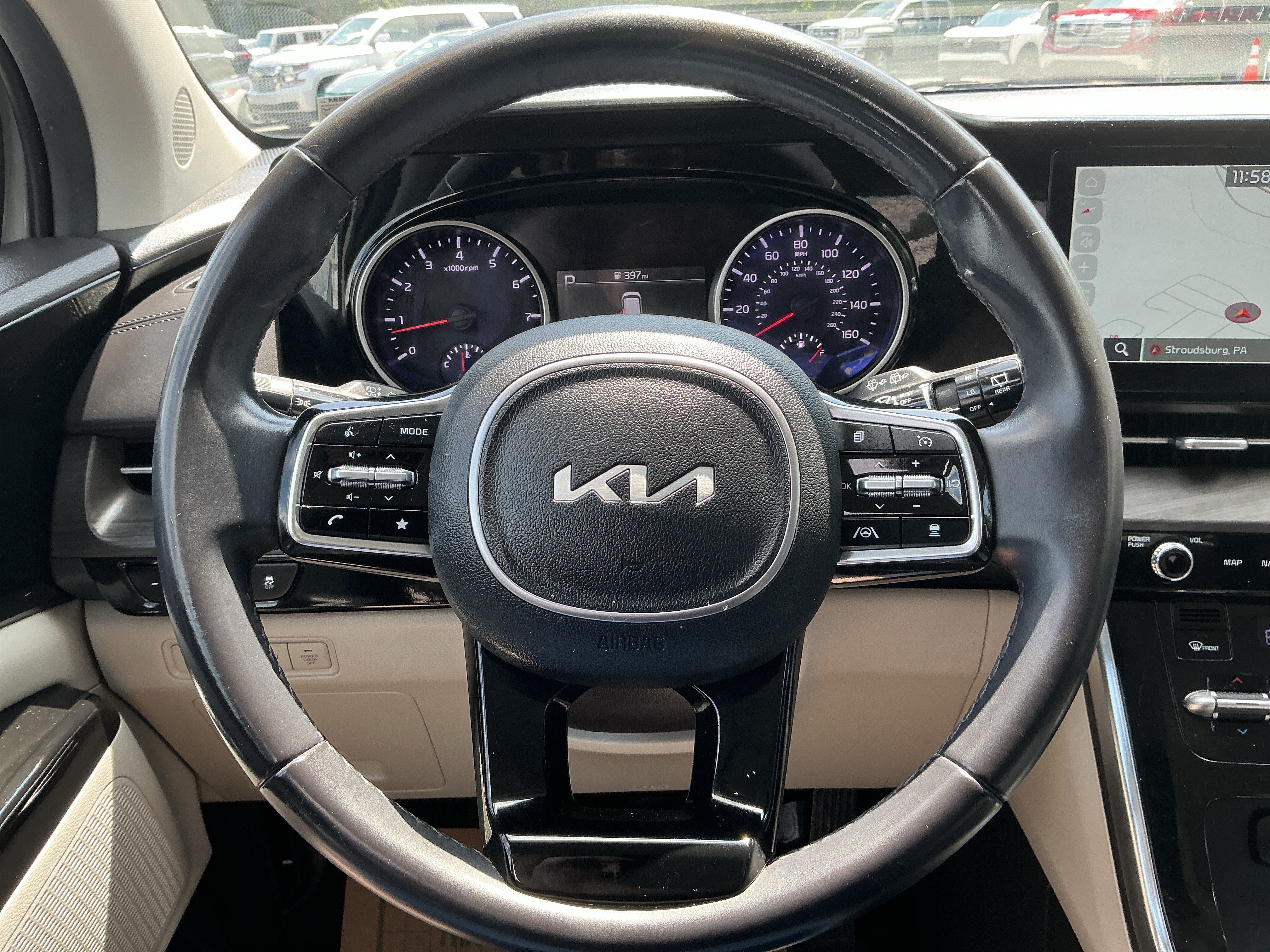 Used 2024 Kia Carnival EX FWD image 18