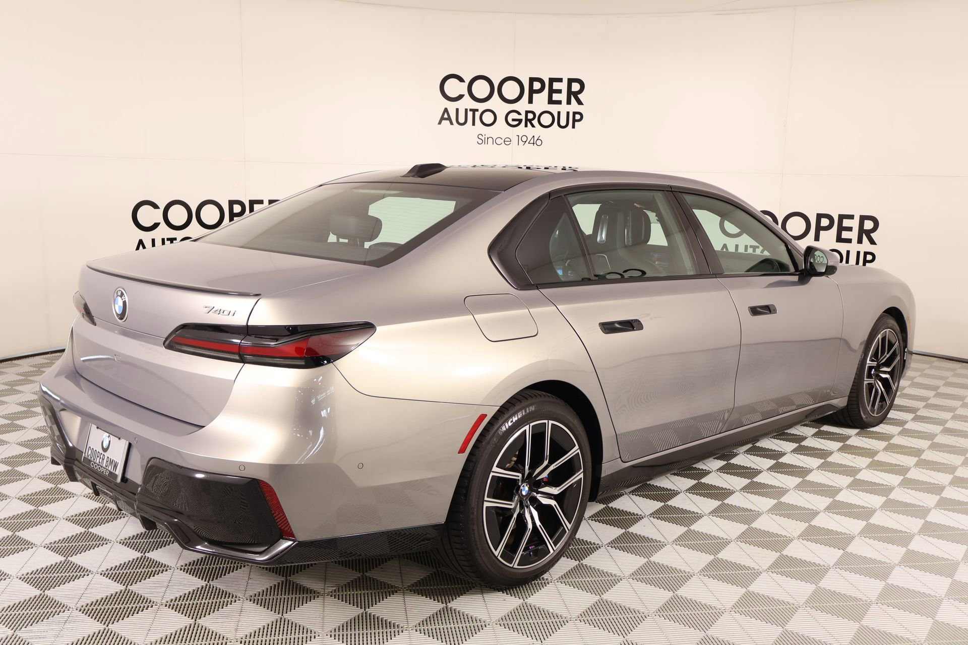 Certified 2023 BMW 740i RWD image 23