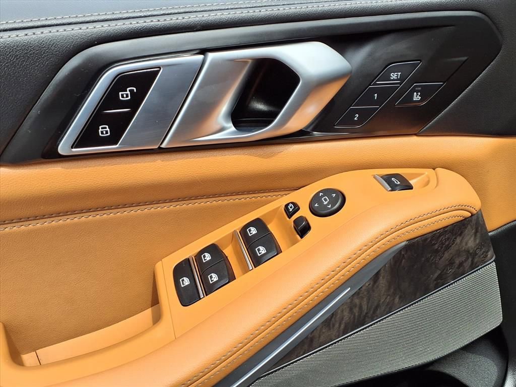 Used 2024 BMW X5 xDrive40i w/ M Sport Package AWD/4WD image 19