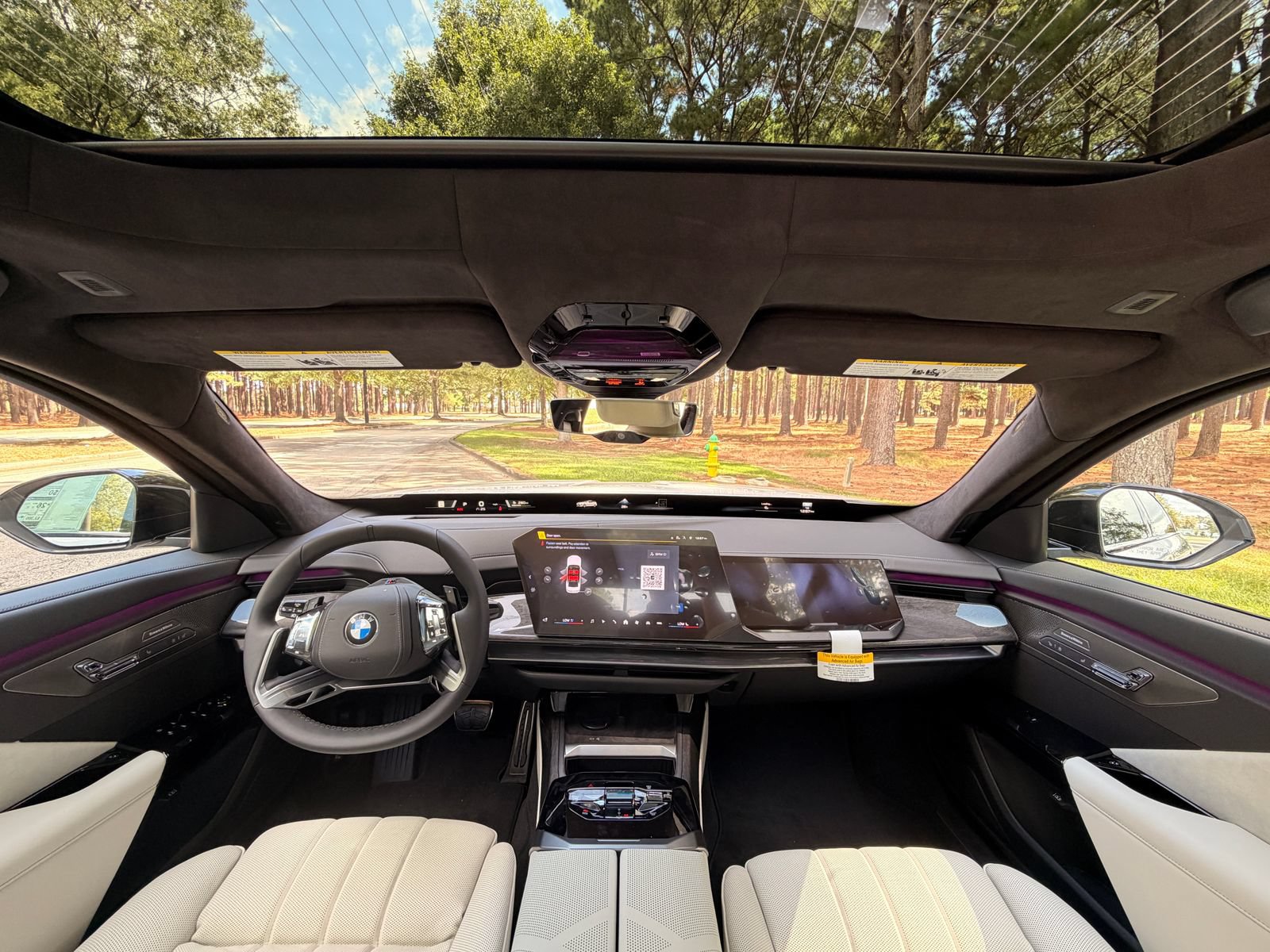 New 2027 BMW 740i w/ Executive Package RWD image 2