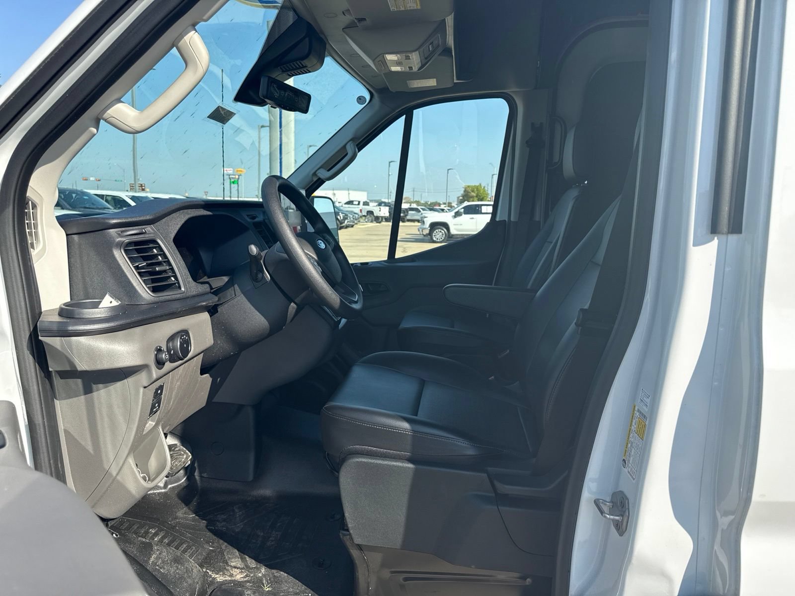 New 2026 Ford Transit 250 148 Medium Roof w/ Load Area Protection Package RWD image 14